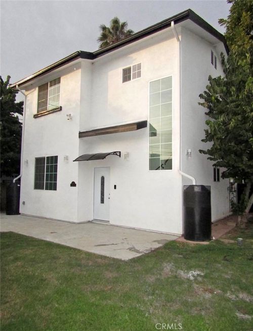 16023 Wyandotte St, Lake Balboa, CA, 91406-3039 | Card Image