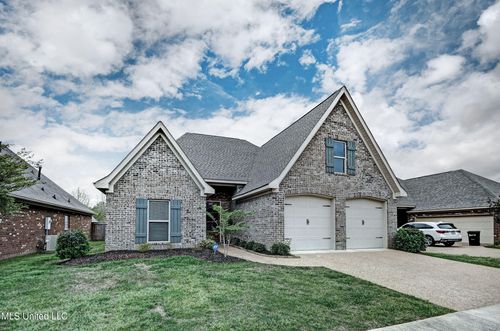 711 Chambord Dr, Brandon, MS, 39042-4015 | Card Image