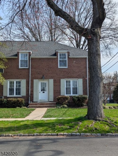 2b-2 Parkway Vlg, Cranford, NJ, 07016-2545 | Card Image