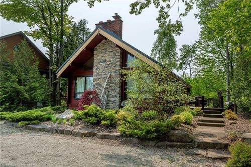 209850 26 Highway, Craigleith, ON, L9Y3Z2 | Card Image