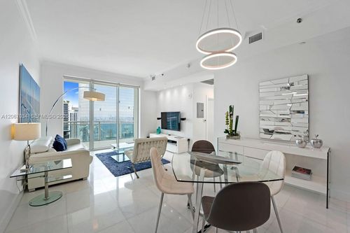 4600-950 Brickell Bay Drive, Miami, FL, 33131 | Card Image