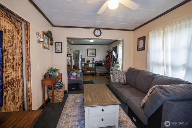 912 4 Th St, House other with 2 bedrooms, 1 bathrooms and 1 parking in Cosmopolis WA | Image 4