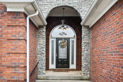 111 Victory Lake Dr, Vine Grove, KY, 40175-8419 | Card Image