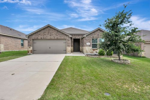 924 English Dr, Aubrey, TX, 76227-2699 | Card Image