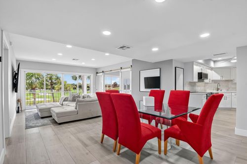 apt-a203-1701 Presidential Way, West Palm Beach, FL, 33401-1826 | Card Image