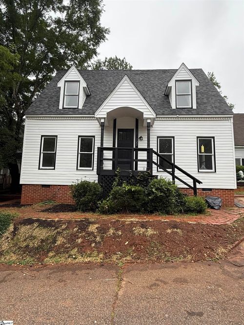 122 Franklin Dr, Central, SC, 29630-9482 | Card Image