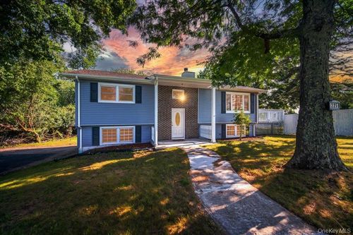 225 Knoell Rd, Goshen, NY, 10924-5408 | Card Image
