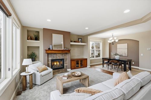 7707 Oxbow Creek Cir N, Brooklyn Park, MN, 55445-4805 | Card Image