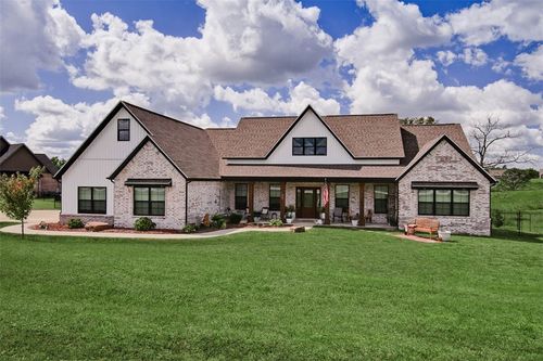 10025 Bunch Cir, Gravette, AR, 72736-8532 | Card Image