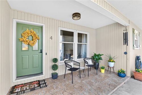 4 Joanie Ln, Bella Vista, AR, 72715-8817 | Card Image