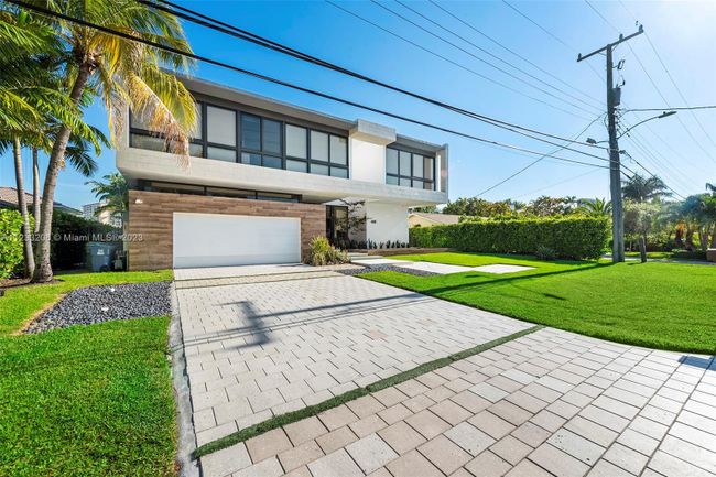418 Sunset Dr, House other with 6 bedrooms, 6 bathrooms and null parking in Hallandale Beach FL | Image 2