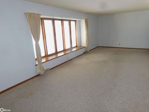 412 Oak Ave, Charter Oak, IA, 51439-7718 | Card Image