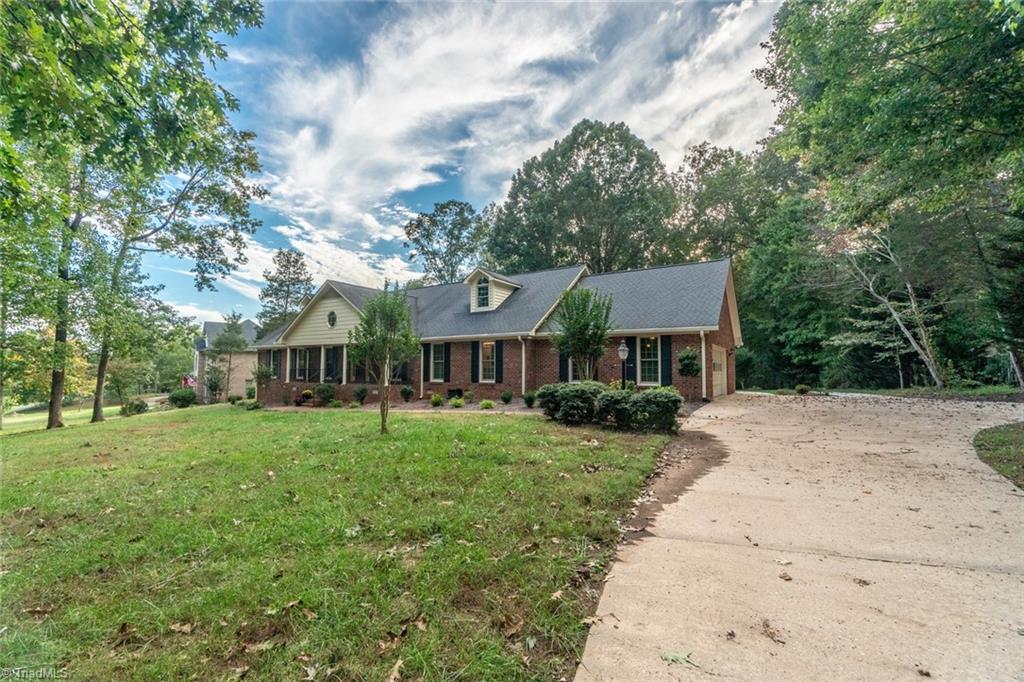 Southstone Dr, Greensboro, NC 27406