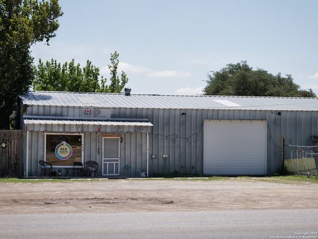 804 Uvalde Rd, Home with 0 bedrooms, 0 bathrooms and null parking in Rocksprings TX | Image 6
