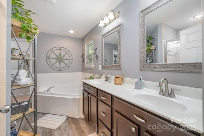 812 Thornapple Ct, House other with 3 bedrooms, 3 bathrooms and null parking in Lake Wylie SC | Image 24