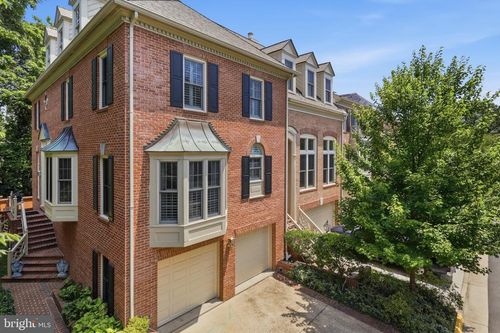 6656 Hampton Park Ct, Mclean, VA, 22101-6004 | Card Image