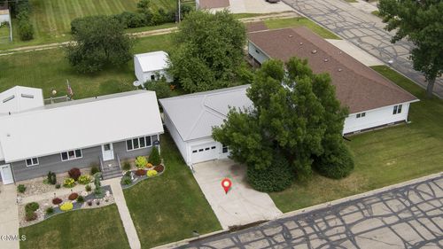 509 S 1st St, Strasburg, ND, 58573-7116 | Card Image