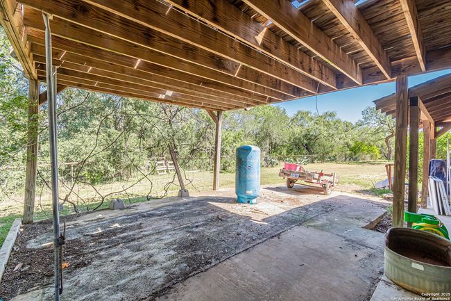 120 Dickerson Rd, House other with 3 bedrooms, 2 bathrooms and null parking in Bigfoot TX | Image 31