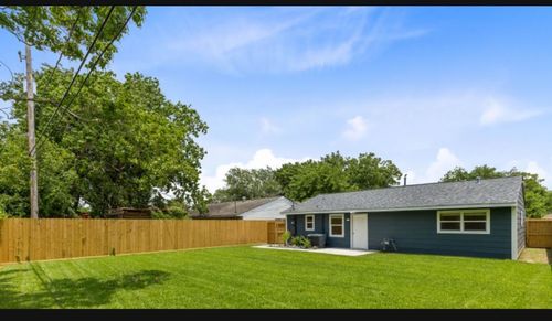 11014 Segrest Dr, Houston, TX, 77047-1018 | Card Image