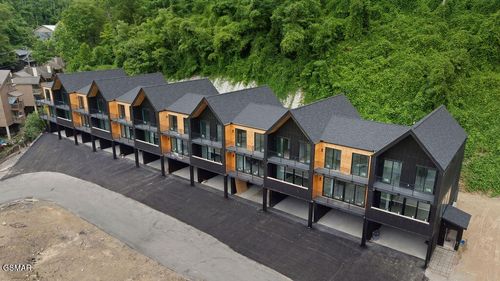 unit-2-215 Circle Drive, Gatlinburg, TN, 37738 | Card Image