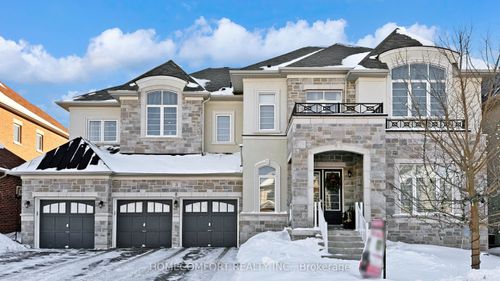 3 Mary Willson Crt, East Gwillimbury, ON, L9N0P5 | Card Image