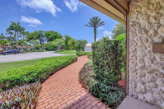11000 Sw 75 Th Ct, House other with 5 bedrooms, 3 bathrooms and null parking in Pinecrest FL | Image 5