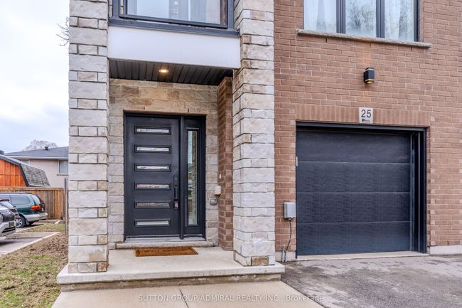 25 - 33 Jarvis St, House attached with 3 bedrooms, 3 bathrooms and 1 parking in Brantford ON | Image 4