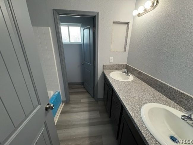 Bathroom | Image 7