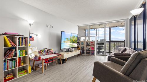 a1106-4300 Waialae Avenue, Honolulu, HI, 96816 | Card Image