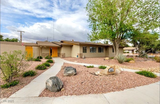 3597 Cochise Ln, House other with 4 bedrooms, 4 bathrooms and null parking in Las Vegas NV | Image 4