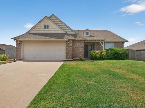 3217 Rushmore St, Bartlesville, OK, 74006-6373 | Card Image