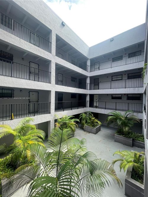 apt-314-777 Sw 9th Ave, Miami, FL, 33130-3286 | Card Image