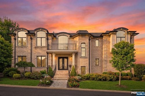 111 Demarest Ave, Englewood Cliffs, NJ, 07632-3061 | Card Image