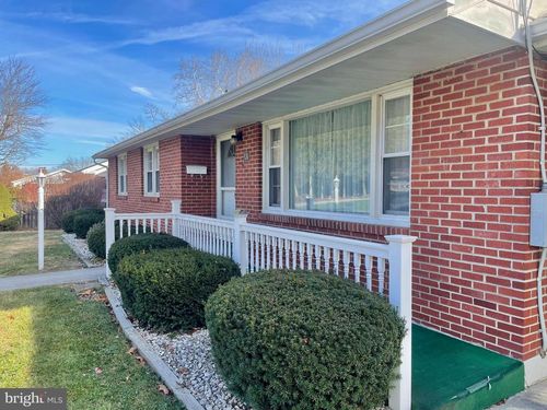 326 School St, ROMNEY, WV, 26757-1526 | Card Image