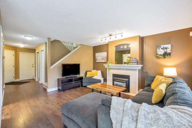 63 - 11737 236 Street, Townhouse with 3 bedrooms, 2 bathrooms and 3 parking in Maple Ridge BC | Image 4