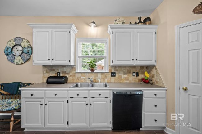 Kitchen | Image 19
