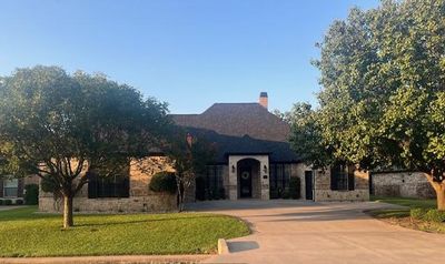 View of front of house with a front lawn | Image 1