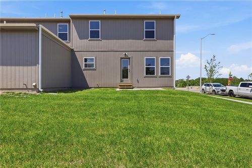 4705 Brentwood Ave, Kansas City, MO, 64136-1216 | Card Image