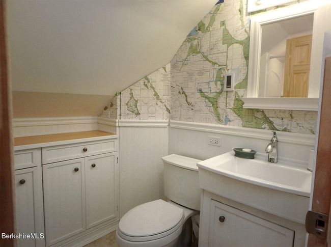 29 N Egremont Rd, Condo with 0 bedrooms, 1 bathrooms and 1 parking in Great Barrington MA | Image 5