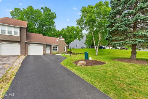 7 Westchester Ct, Clifton Park, NY, 12065-7519 | Card Image