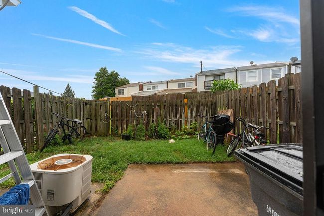10805 Violet Ct, Townhouse with 3 bedrooms, 2 bathrooms and null parking in MANASSAS VA | Image 18