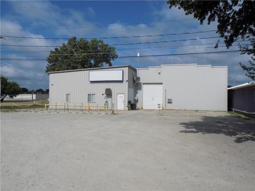 1544 S Main St, Ottawa, KS, 66067-3803 | Card Image