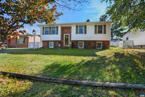 1600 Stuart St, Waynesboro, VA, 22980-2463 | Card Image