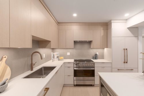 102-2329 34th Ave E, Vancouver, BC, V5R2S6 | Card Image