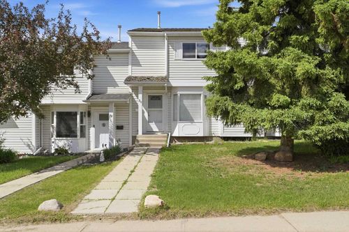 20 Ellenwood Dr, Red Deer, AB, T4R2E3 | Card Image