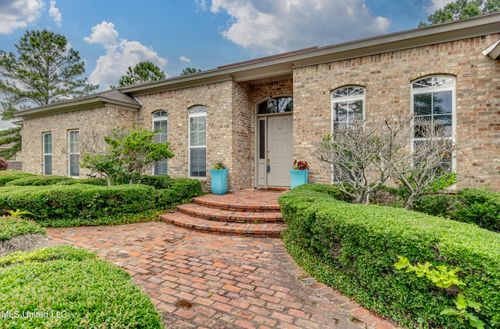 121 Poplar Ridge Dr, Brandon, MS, 39047-8409 | Card Image