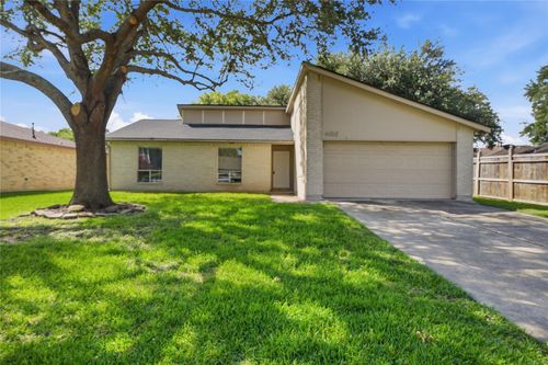 466 El Toro Ln, Webster, TX, 77598-2555 | Card Image