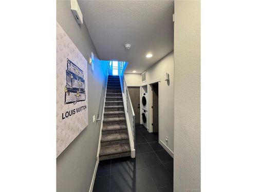 931 33rd St, Denver, CO, 80205 | Card Image