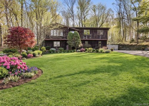 597 Saddle River Rd, Airmont, NY, 10952-4811 | Card Image