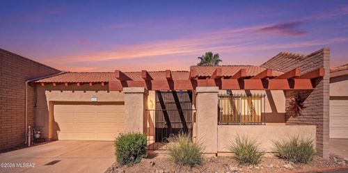 5779 N Camino De La Noche, Tucson, AZ, 85718-4422 | Card Image